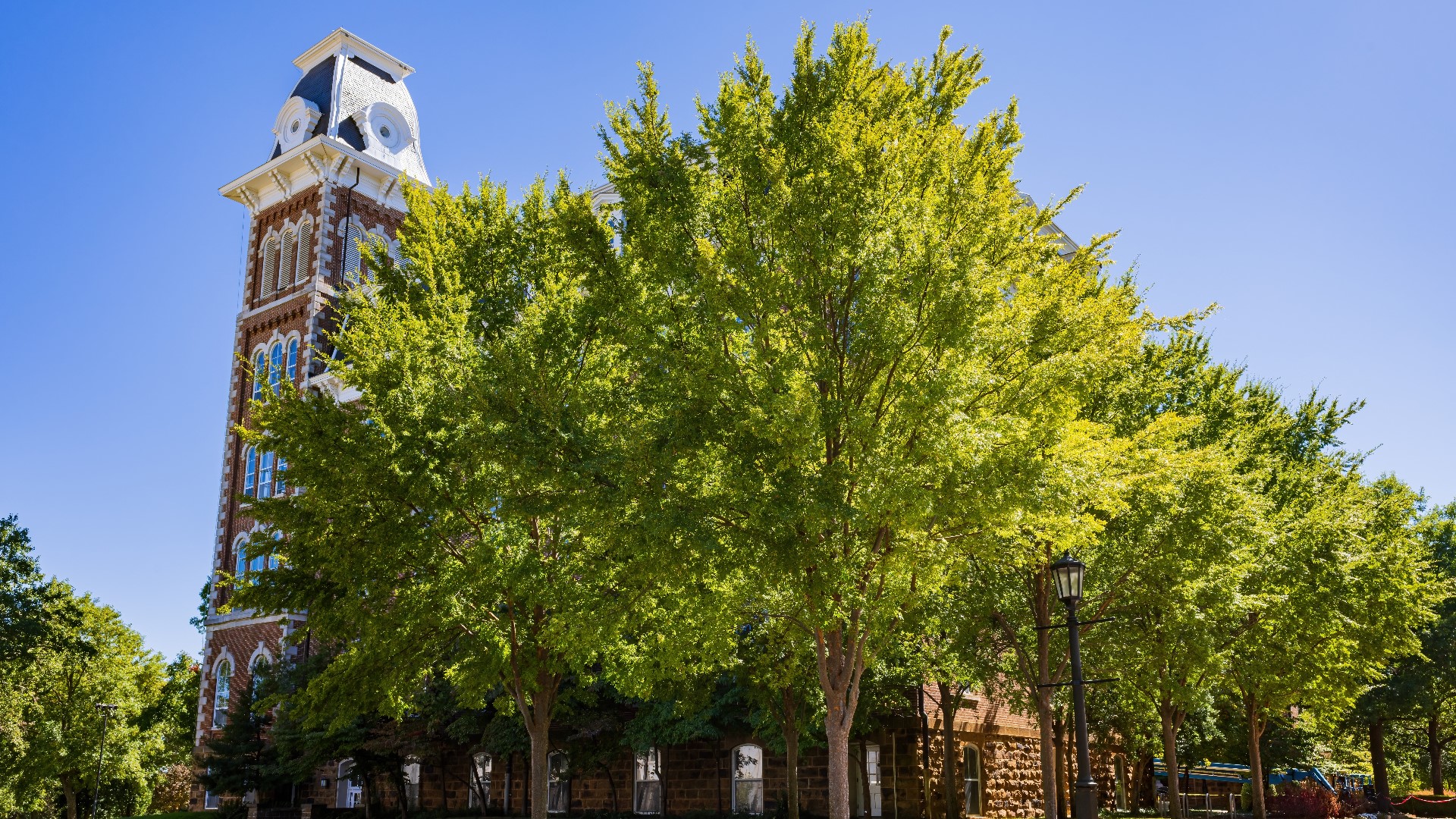 Chancellor Robinson announced that over 32,000 students are attending the 2023 fall semester, breaking the record set the year before.