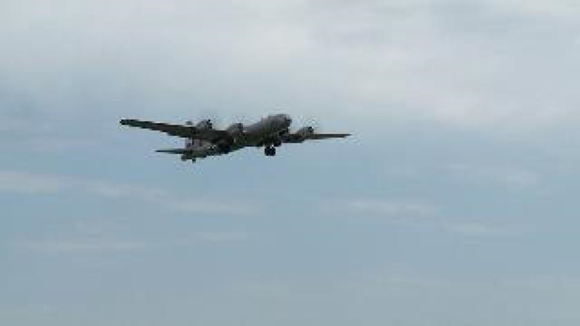 WWII Aircraft Lands in Fayetteville