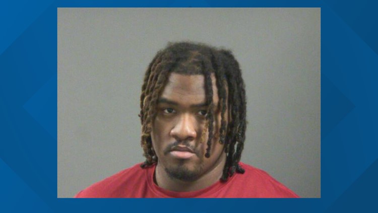 Razorback lineman arrested for CashApping money to himself from woman's phone