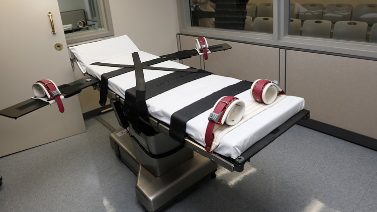 Oklahoma death row inmates seek firing squad as alternative