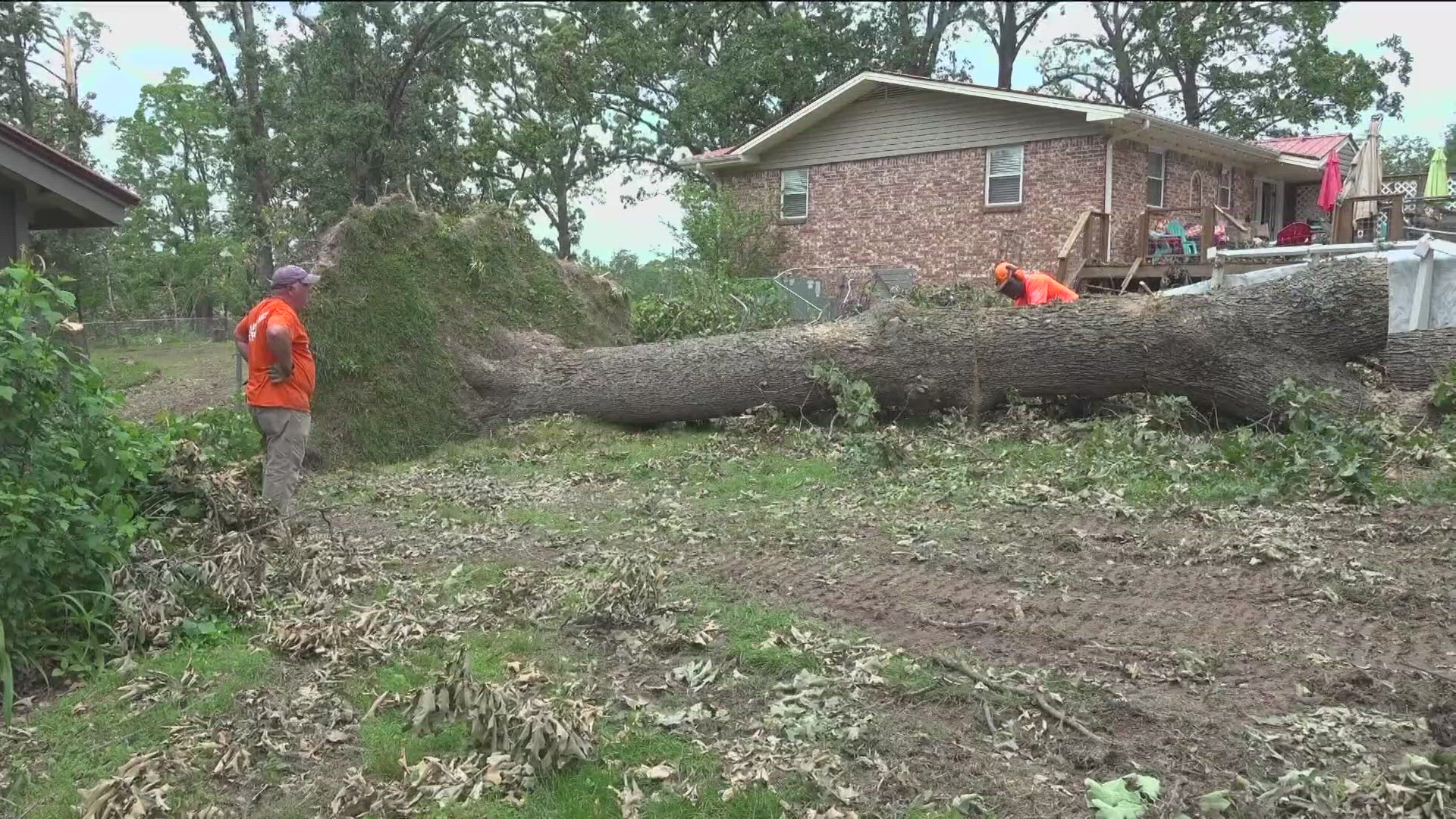 Organizations and good Samaritans from across the country have joined relief efforts in Northwest Arkansas.