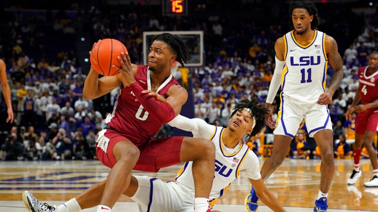 Hogs battle in Baton Rouge, pull out 65-58 upset over #12 LSU