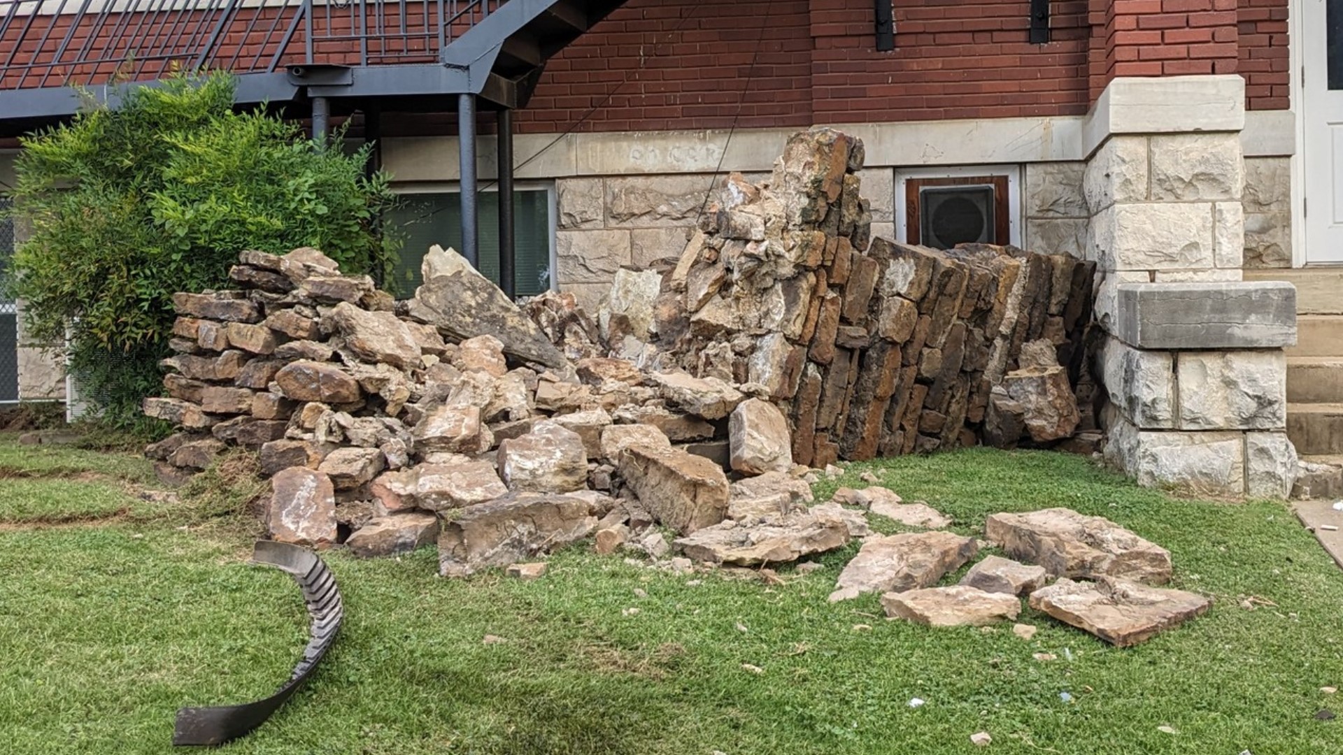 Gruta histórica en escuela San Boniface en Fort Smith destruida