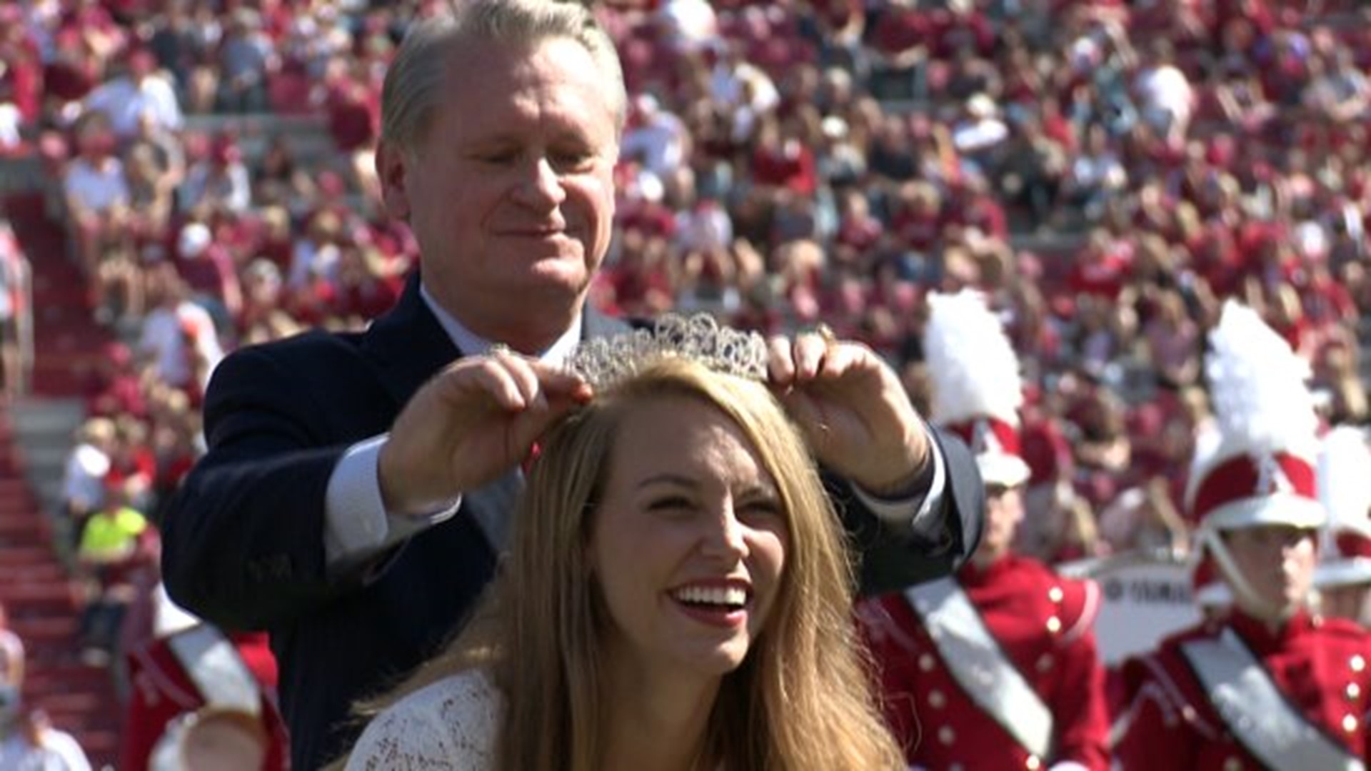 2014 Homecoming Queen Crowned At Halftime Of Hogs Game 5newsonline com