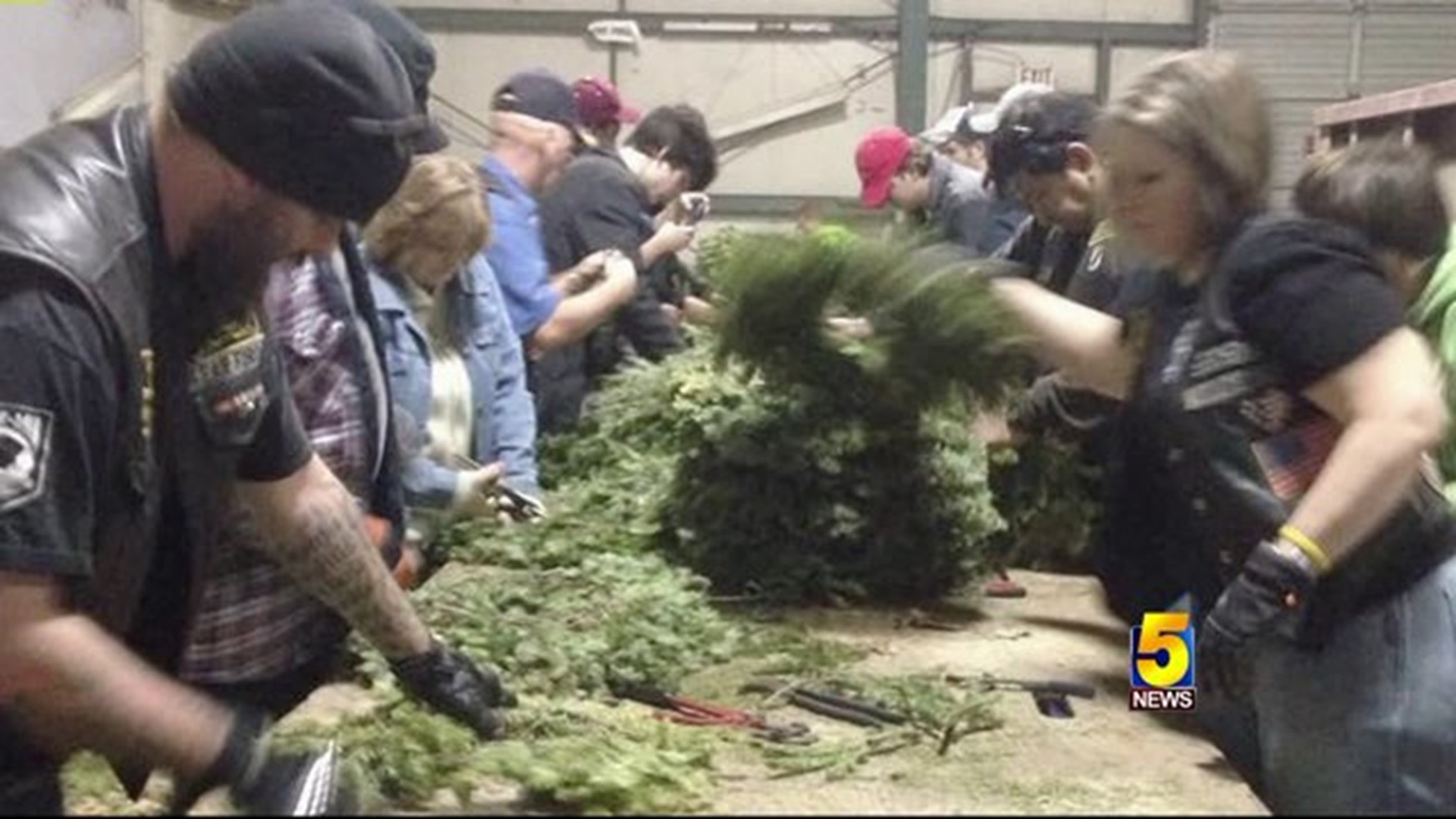 Volunteers Help Recycle Wreaths