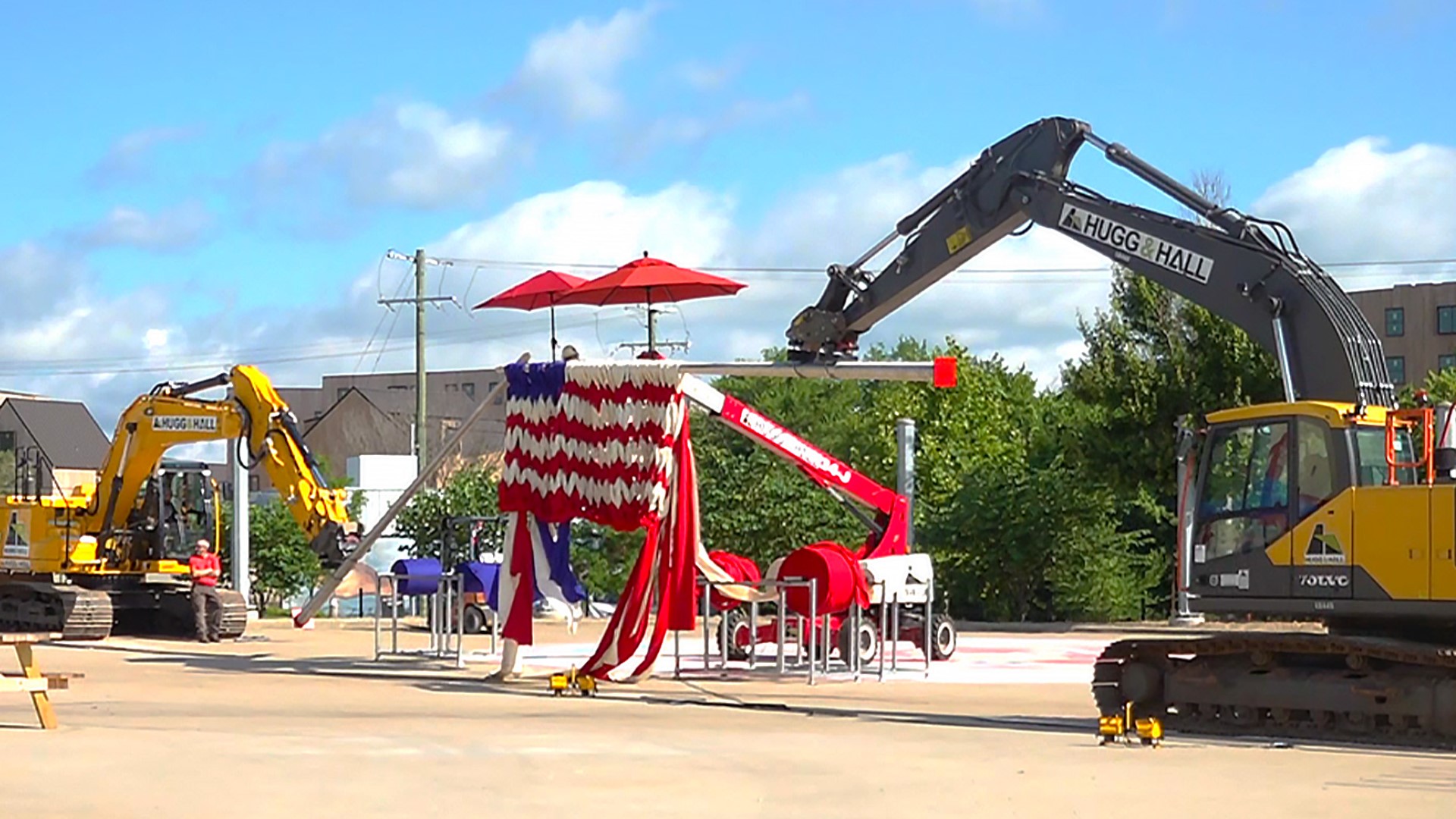 The Momentary is hosting a new exhibition for July 4th featuring the world's largest knitted American flag.