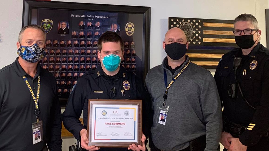Fayetteville officer receives lifesaving award for use of Narcan - Vimarsana News