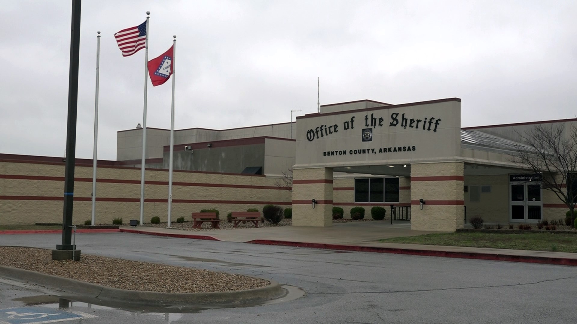 JUST YESTERDAY THE CITY OF BENTONVILLE APPROVED A WAIVER THAT WILL LET THE BENTON COUNTY JAIL ADD MORE FACILITIES TO THE PROPERTY...