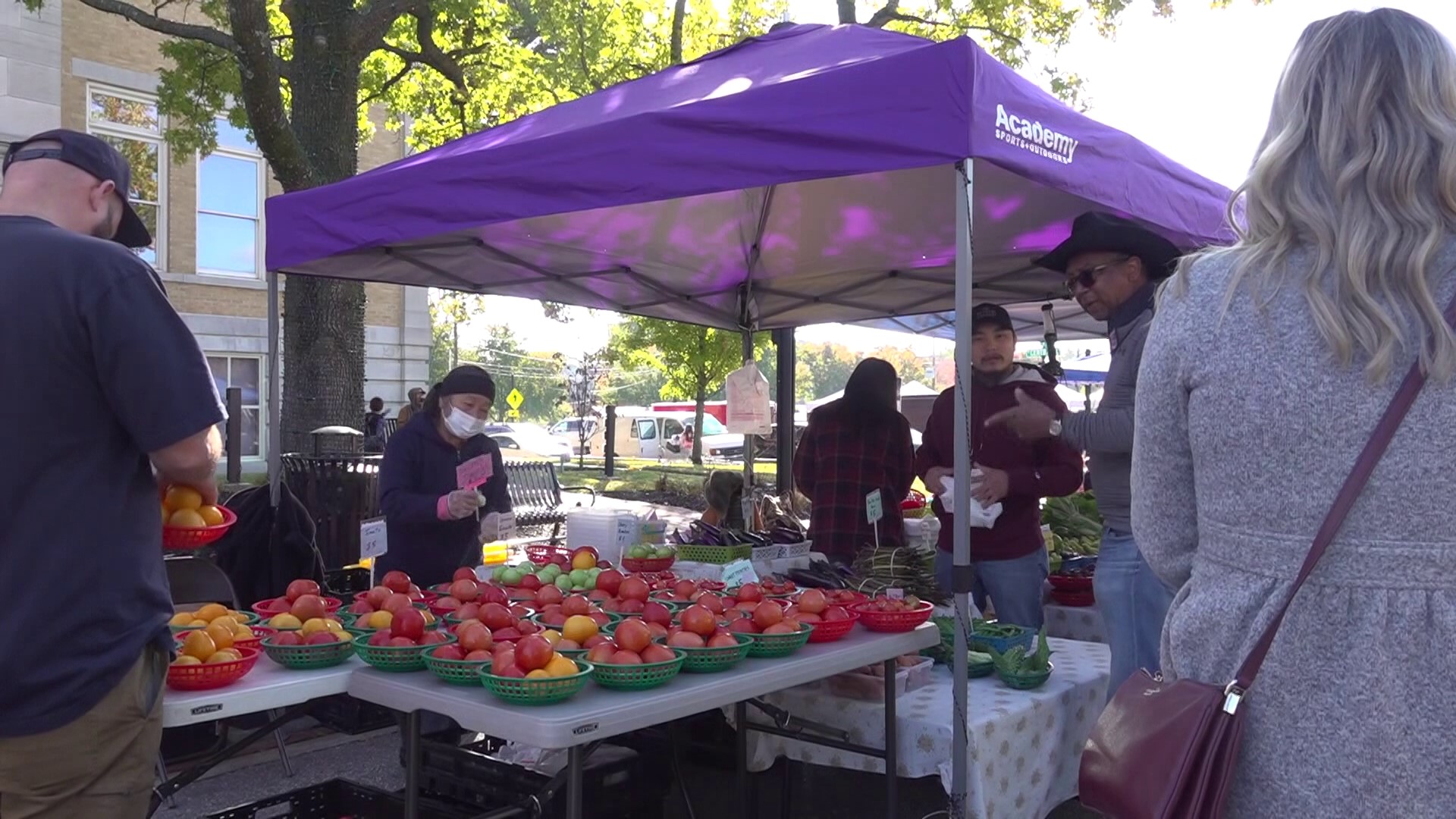 The Bentonville Farmer's Market is open every Saturday from 7:30 a.m. to 1 p.m. from now until October. Daren spoke with manager Stephanie Marpe about the market.