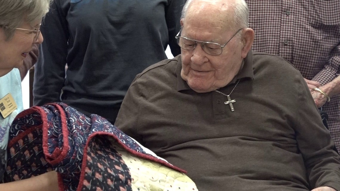 Wwii Veteran Honored With Quilt Of Valor In Fort Smith 5newsonline
