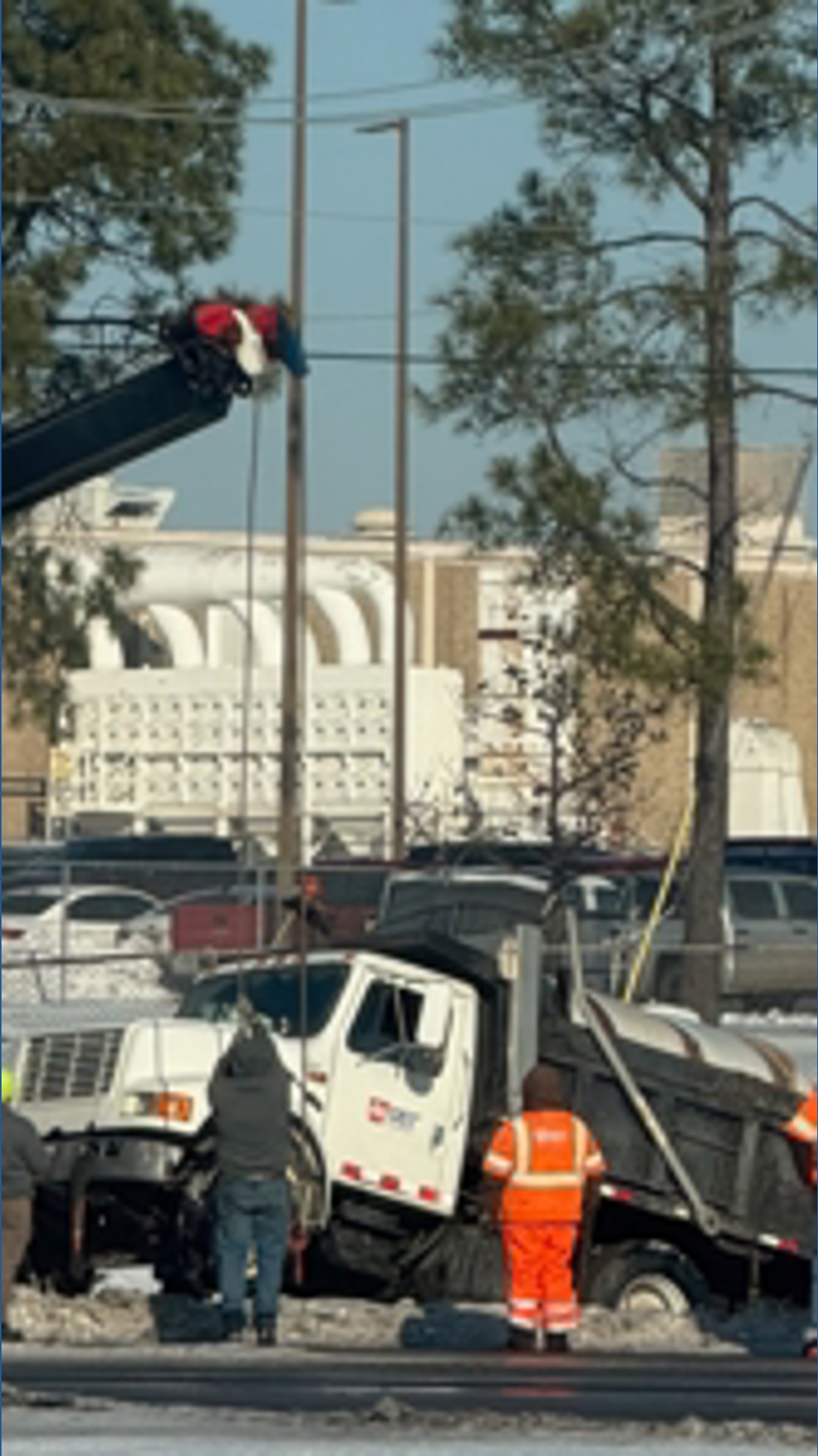 ARDOT truck hits utility pole in Fort Smith; no outages or injuries ...