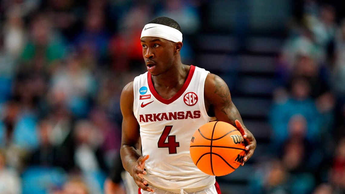 Arkansas basketball's Davonte Davis 'taking time away from basketball