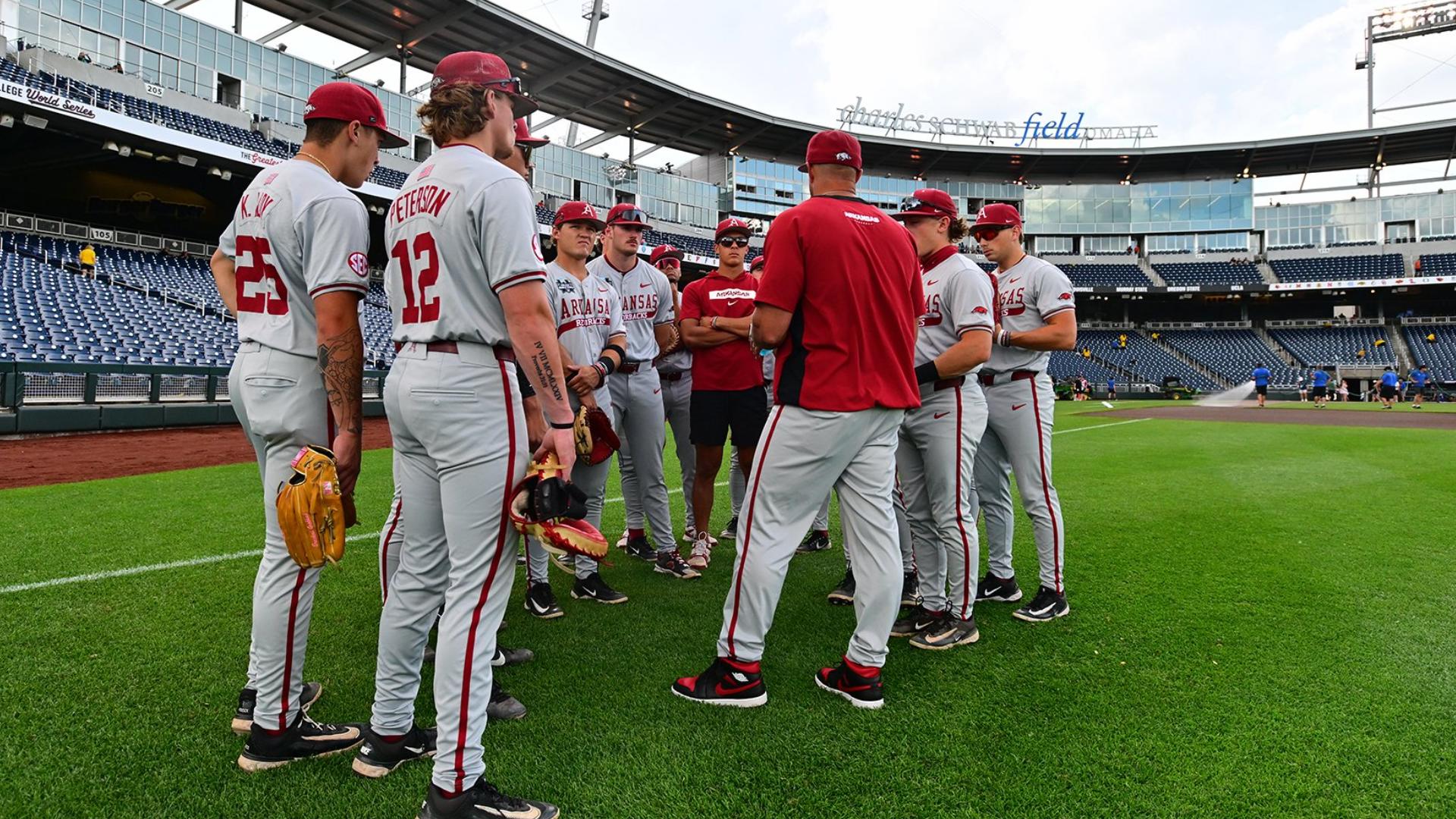 LSU rallies in 9th to beat Arkansas 6-5, reach championship ...