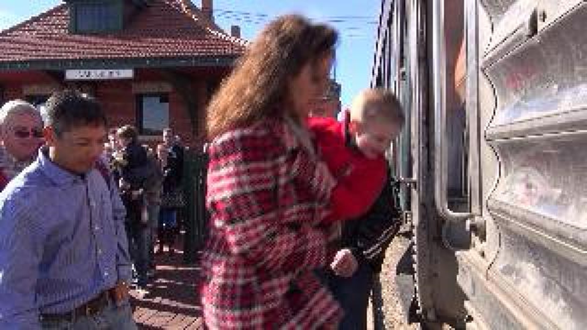 Train Ride Brings Christmas to Life for Children