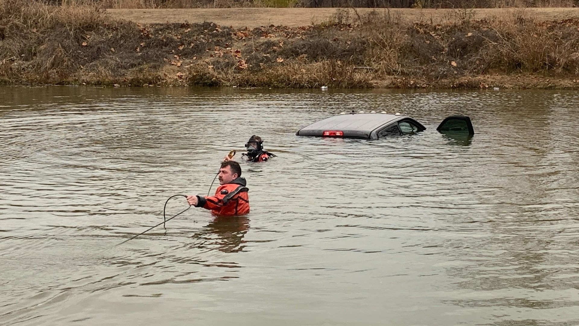 Submerged truck retrieved from river in Fort Smith | 5newsonline.com
