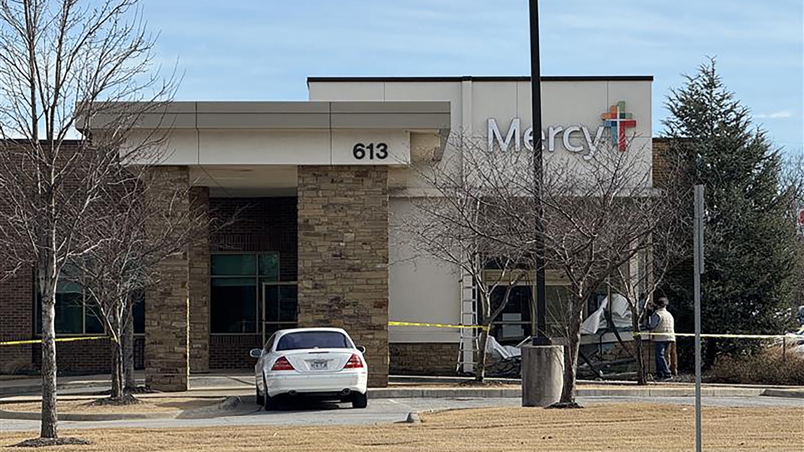 No injuries reported after car crashes into Mercy Clinic near downtown Rogers, police say