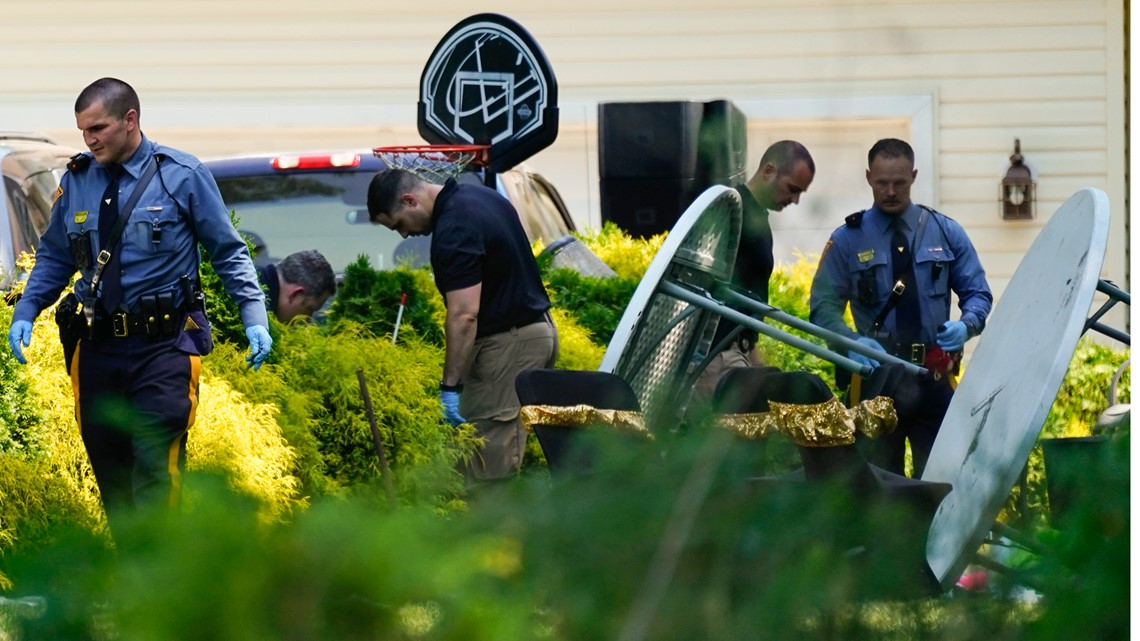 Booneville Police Asking For Help Identifying Two Shoplifting Suspects