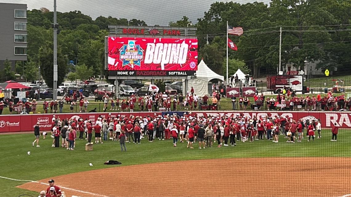 Arkansas softball heads to first Women's College World Series with run-rule win over Duke
