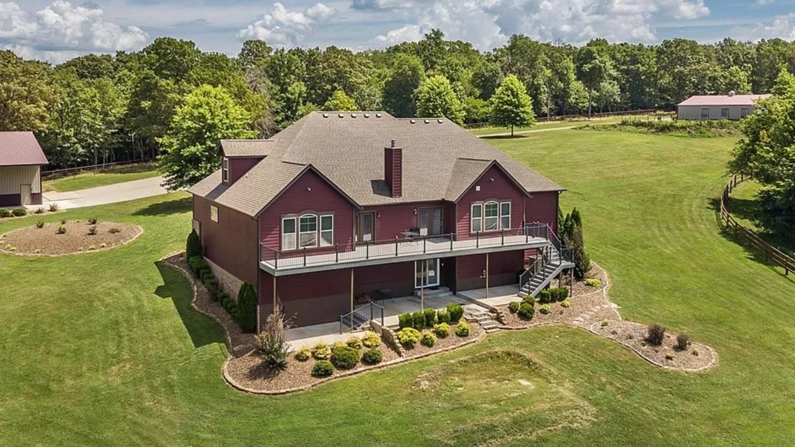 Jim Bob Duggar buys $1M home in Northwest Arkansas