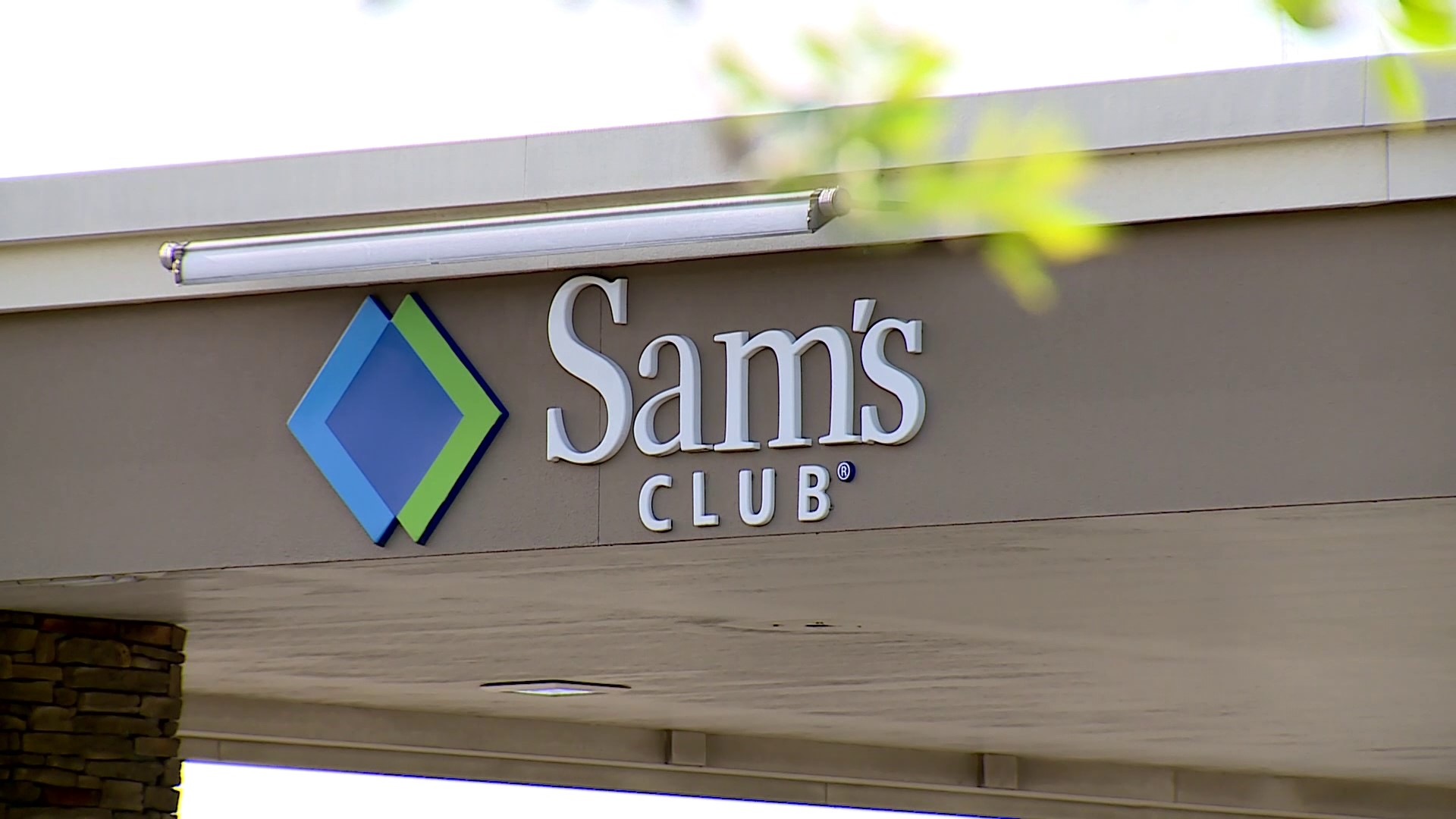 Here's a list of where Walmart is closing more than 60 Sam's Club stores