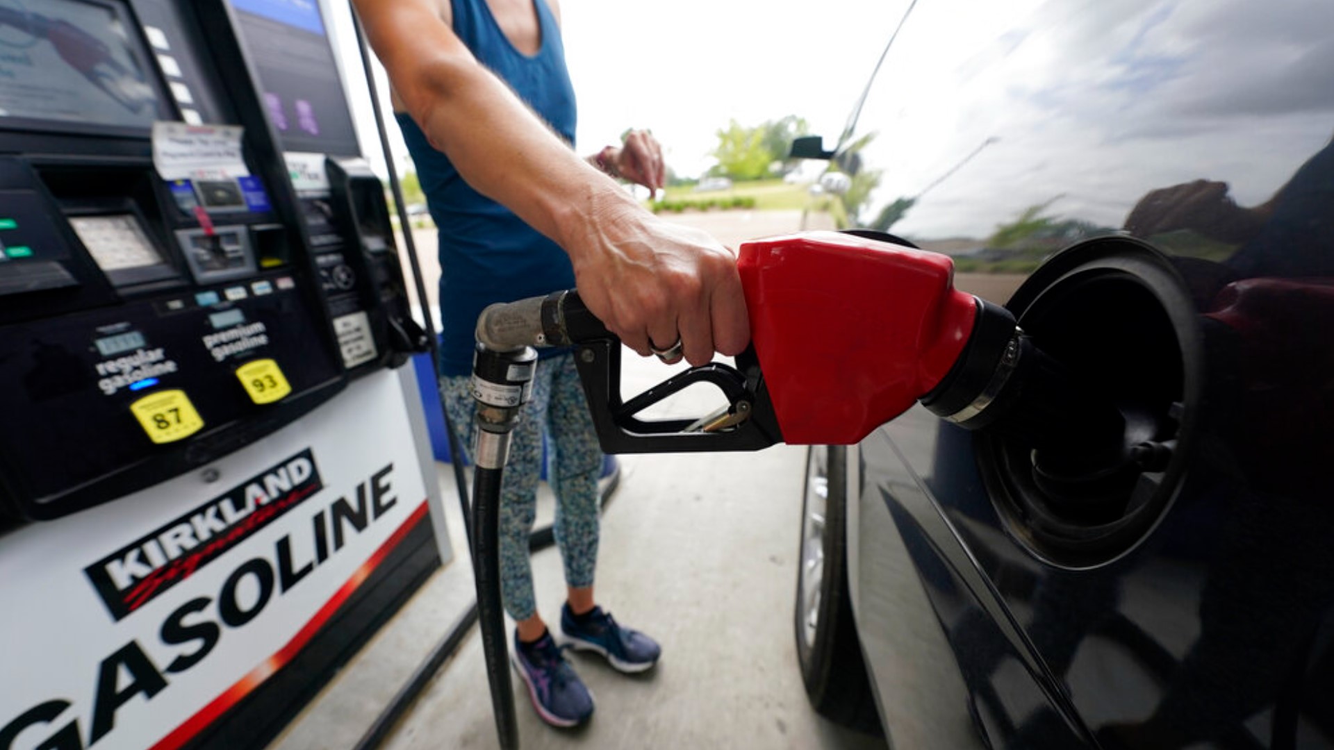 Gas Buddy reports fuel costs have dropped by one and a half cents a gallon from last Monday.