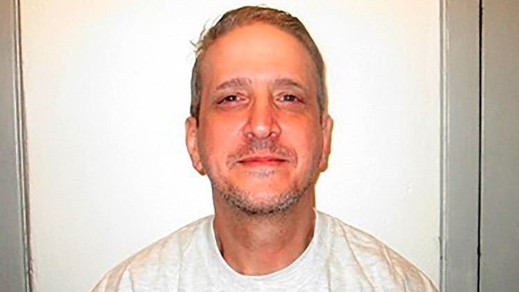 State, defense request another stay of execution for Glossip