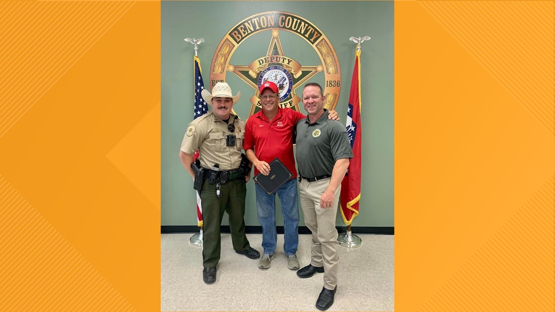 Benton County man recognized for heroic act - Vimarsana News
