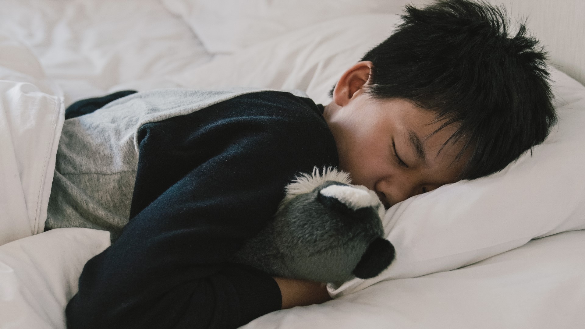 From bedtime routines to what to avoid before hitting the hay, Mercy Fort Smith's Dr. Andrew Bergeron shows how to help your students fix their bedtime routines.