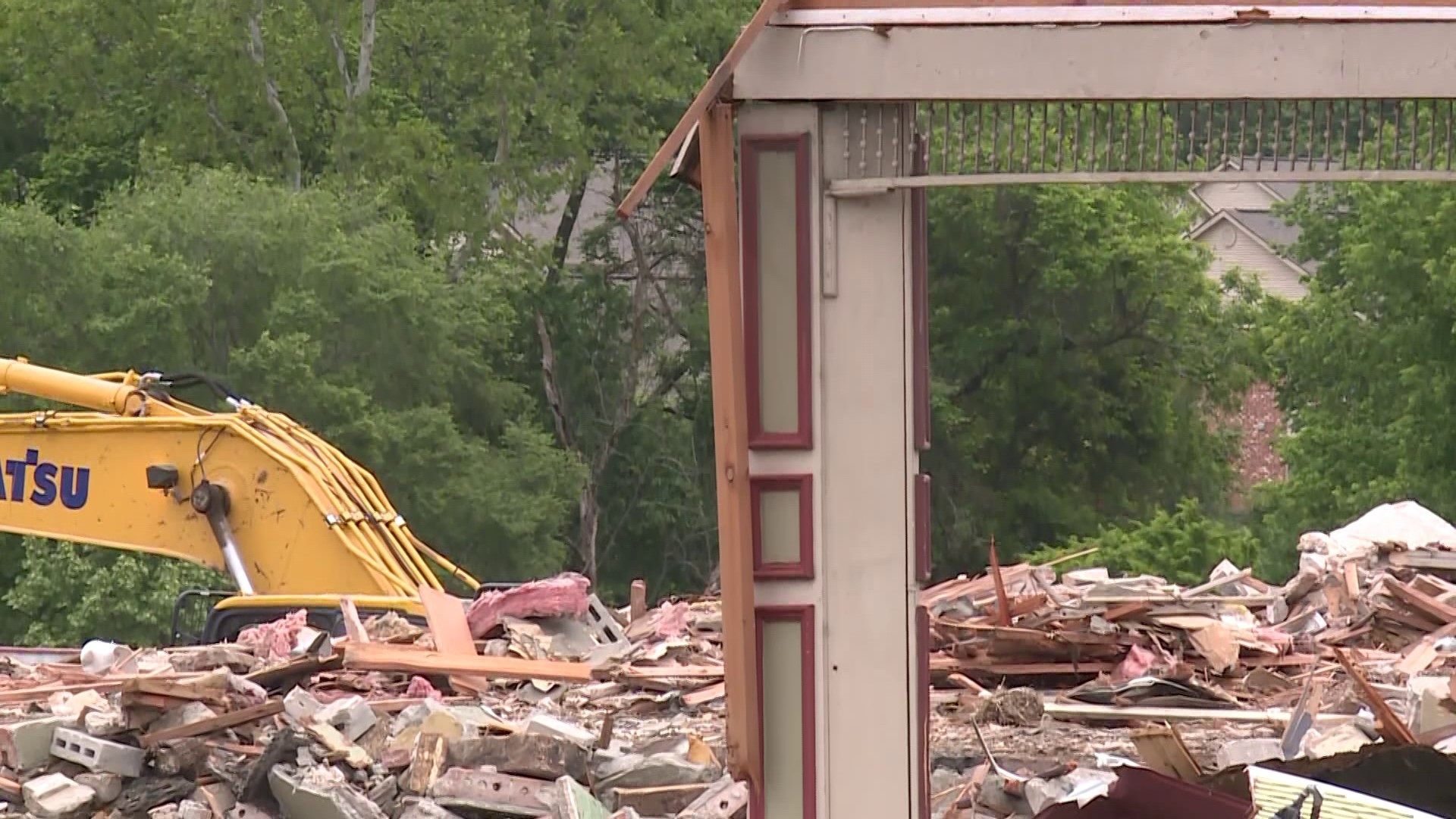 The old location of the restaurant is being removed to make room for a new car wash.