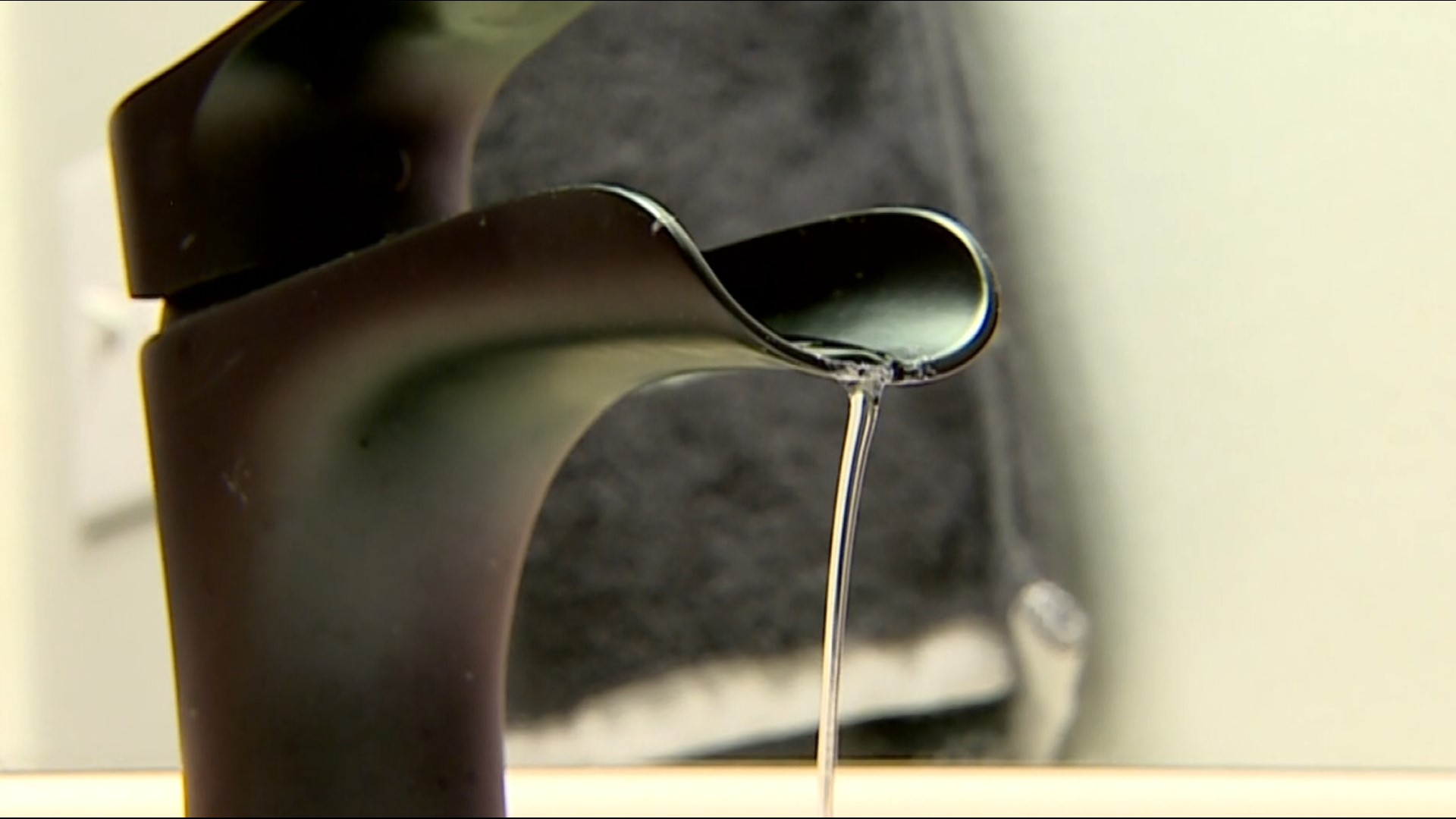 How to prevent water pipes from bursting in the cold