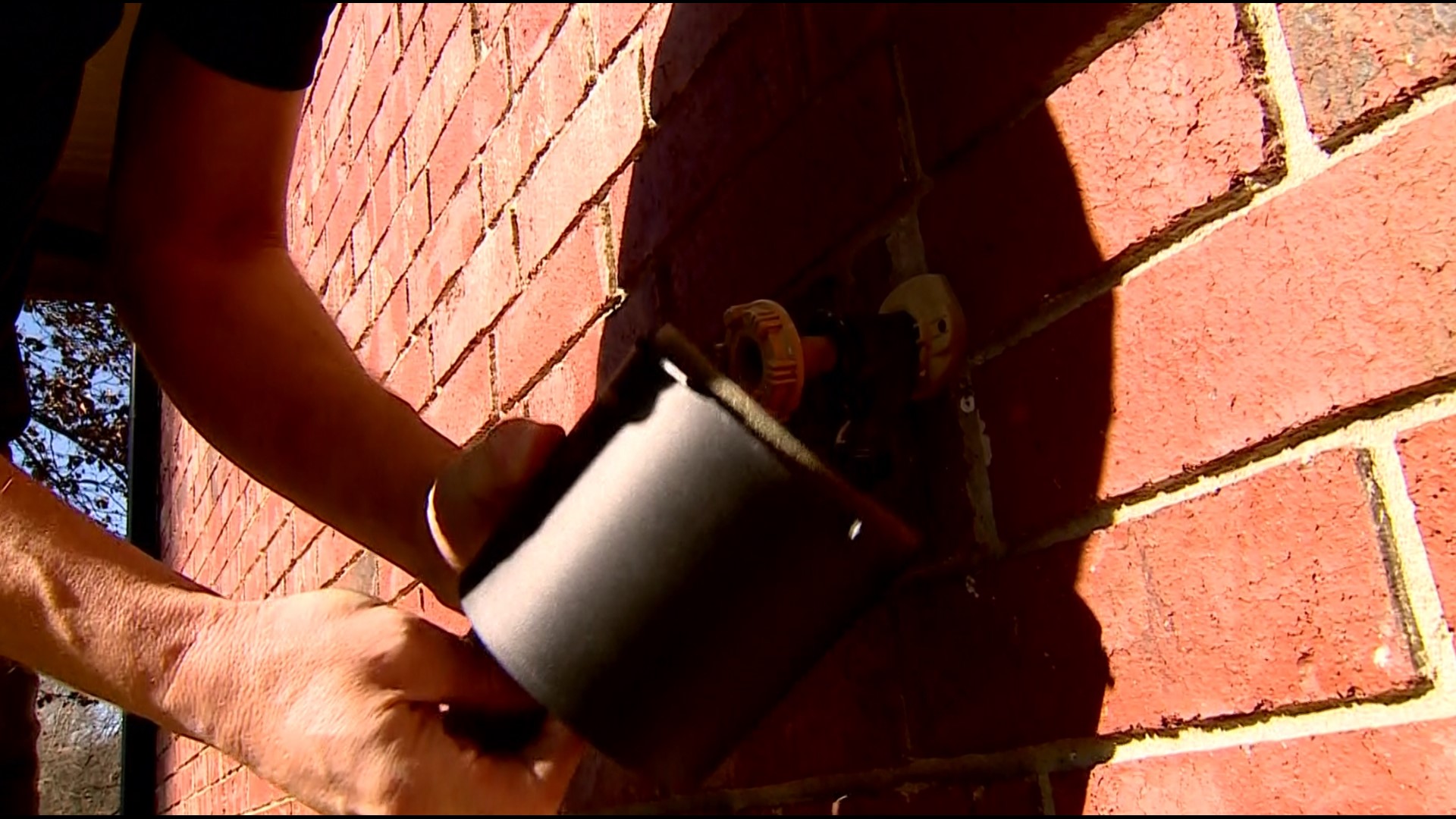 How to prevent water pipes from bursting in the cold