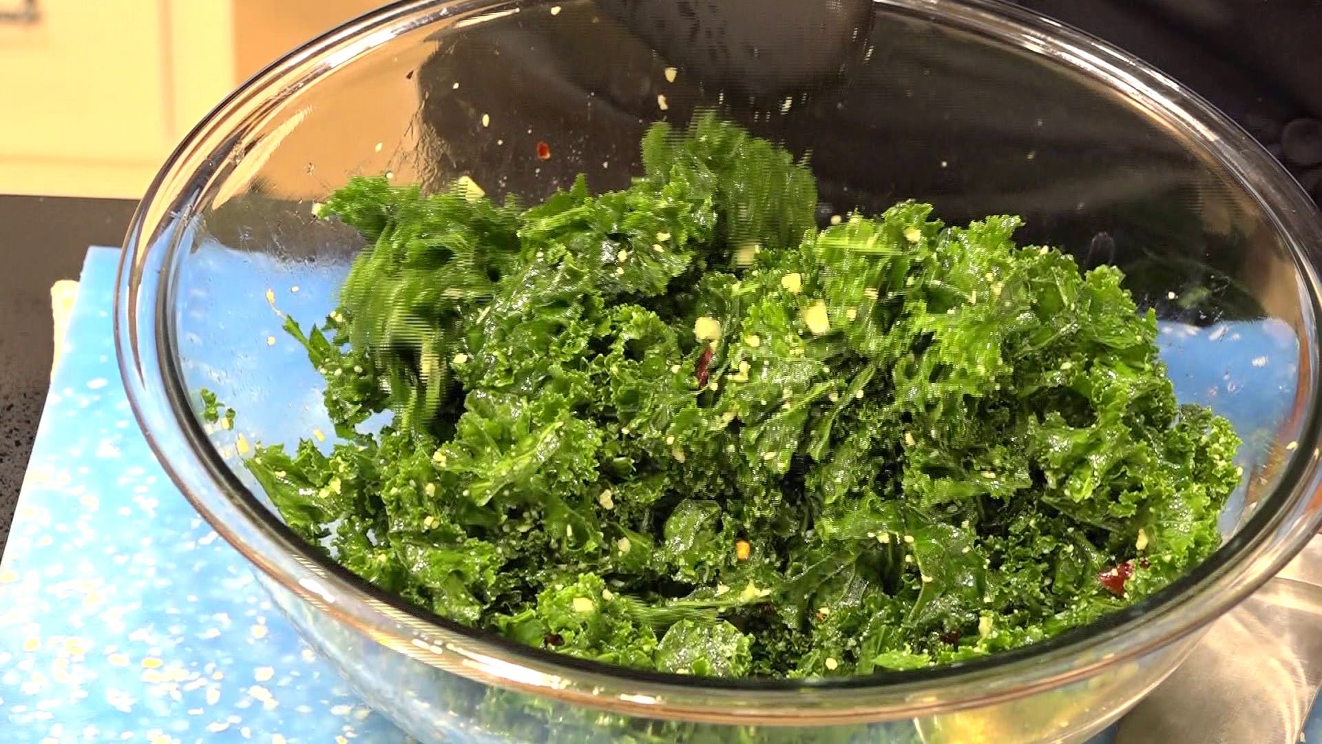 Ozark Natural Foods Hey Good Cookin Spicy Kale Salad