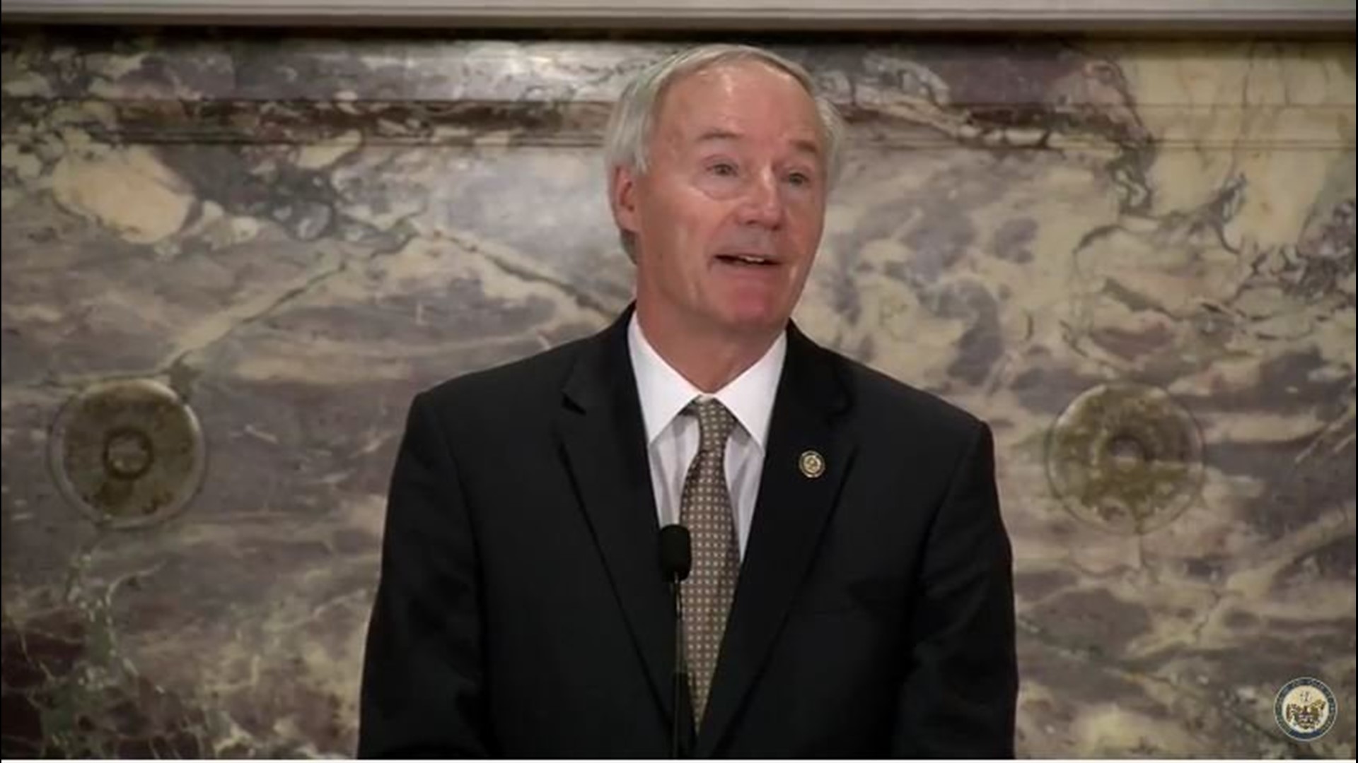 Gov. Hutchinson Supports Bill That Would Separate Robert E. Lee And MLK