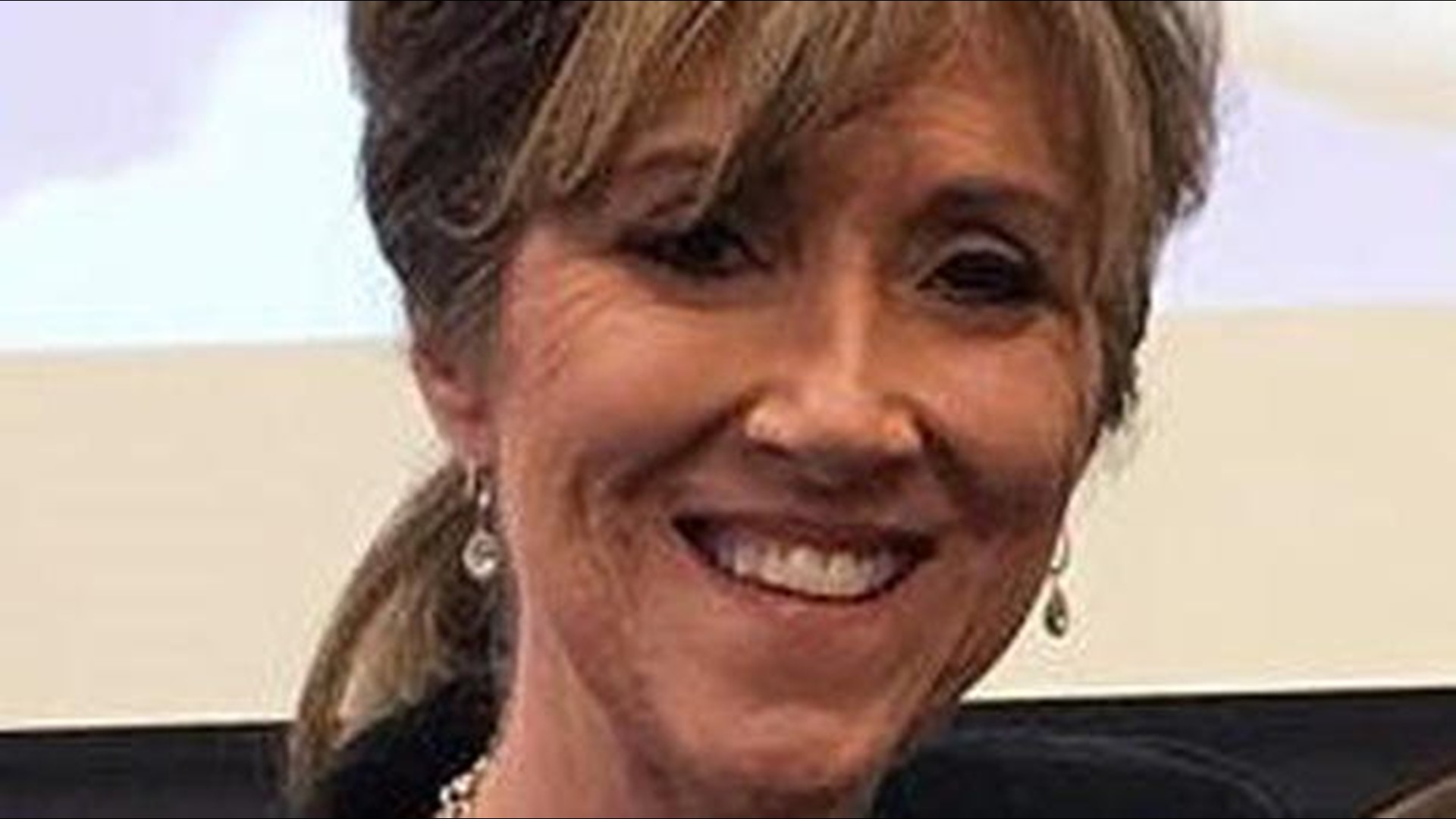 Tammie Jo Shults, pilot of Southwest flight with blown engine, praised ...