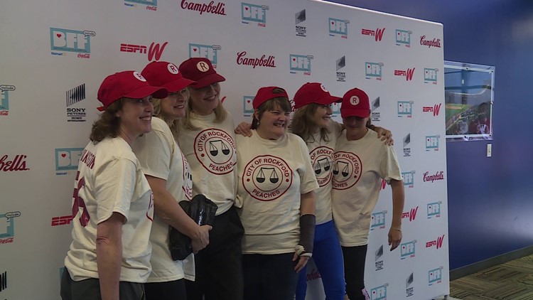 The Peaches Are Pitching Again: Geena Davis and A League of Their Own Cast  Reunite for Bentonville Film Festival