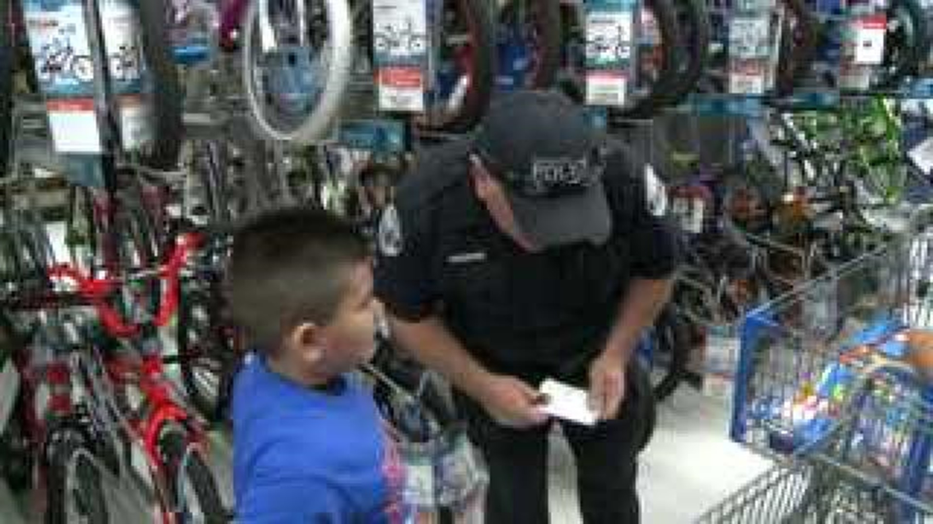 Centeron Police Department\'s Shop with a Cop