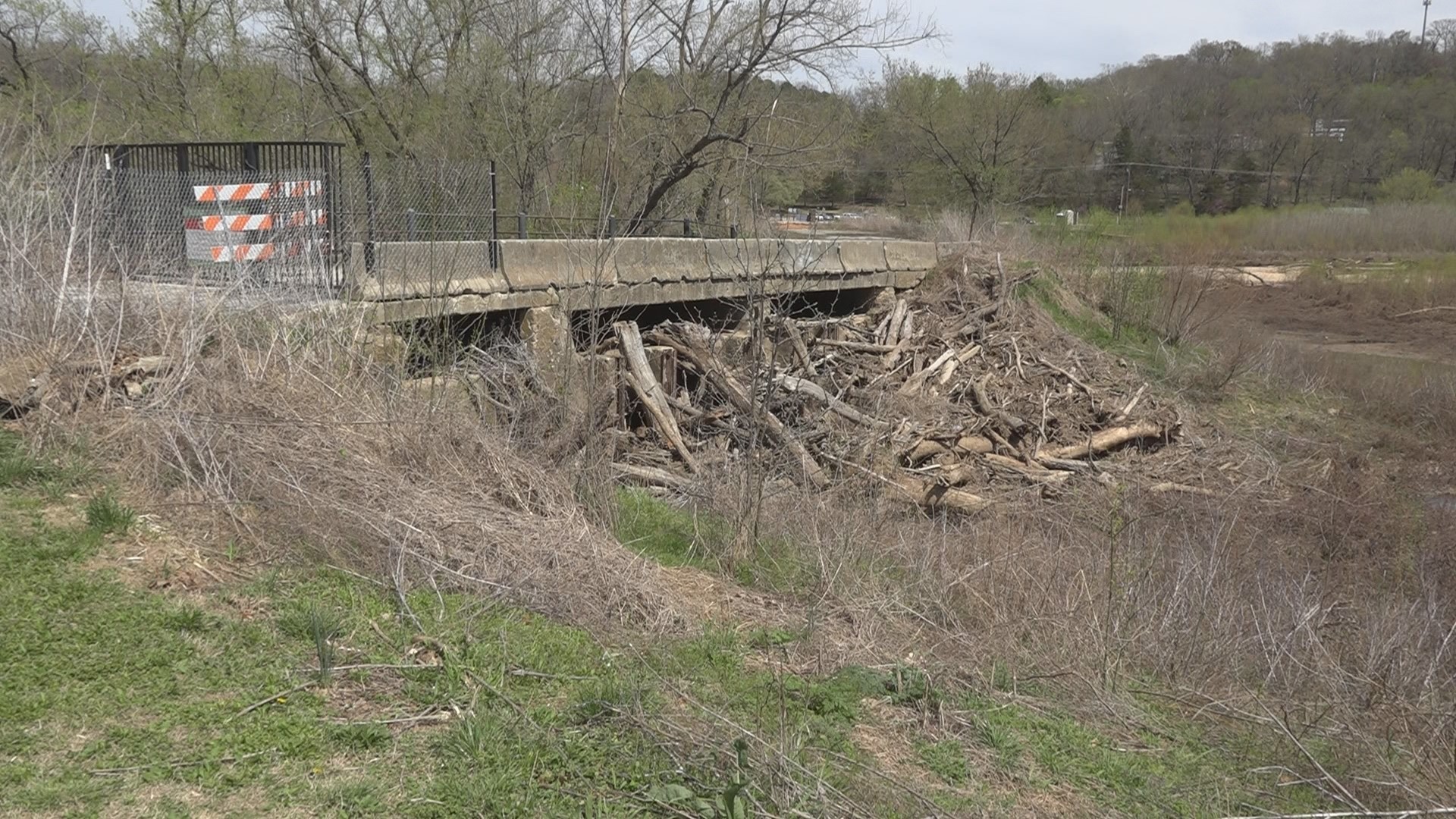 The group intending to sue Bentonville says that by delaying the dam removal, the city is violating the Clean Water Act.