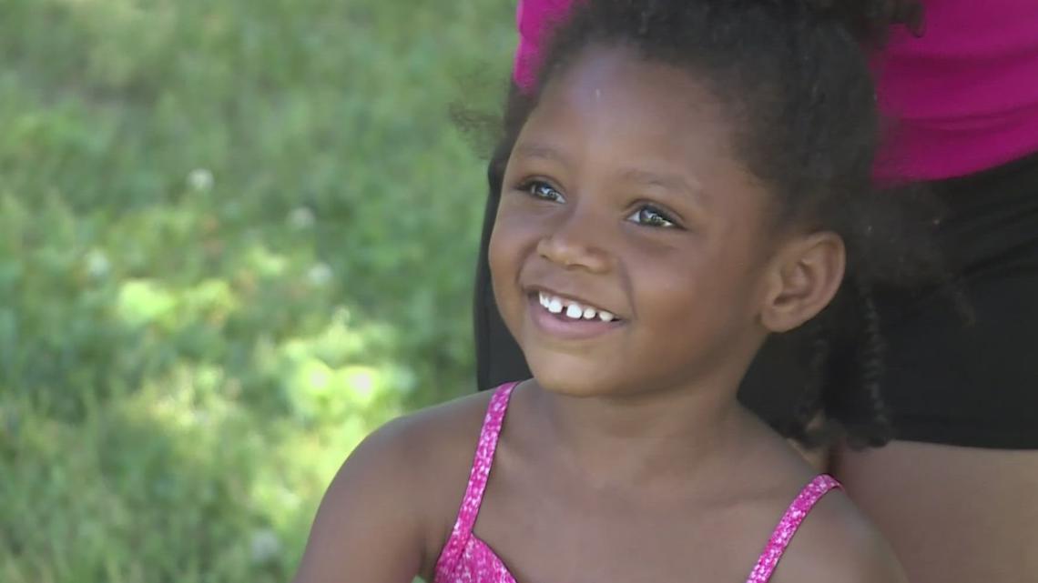 Arkansas toddler survives 30foot fall, family searching for hero