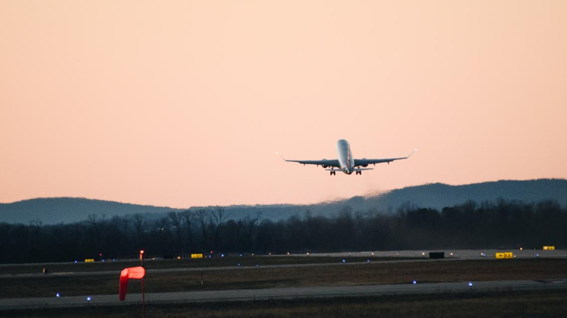 Delta adds Knoxville service at XNA for Arkansas-Tennessee football game