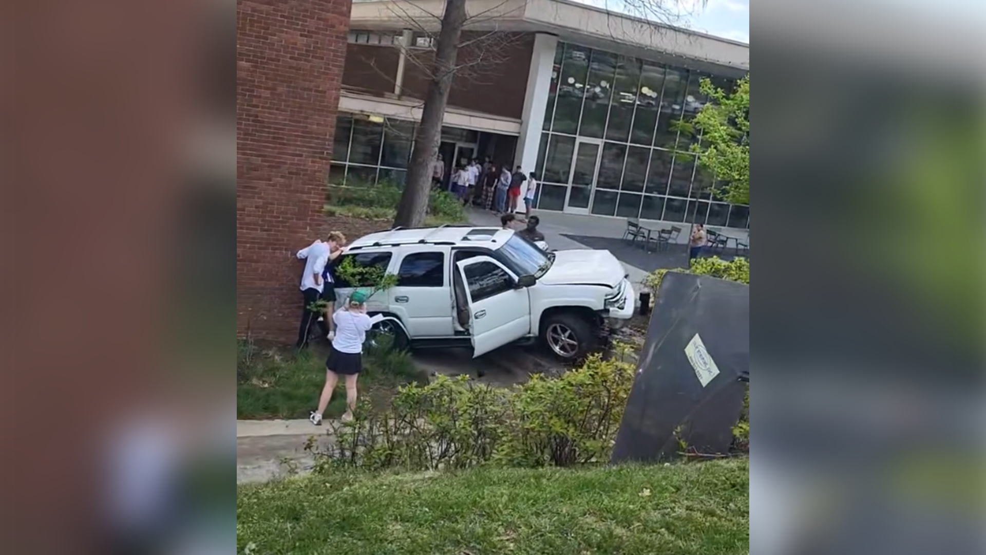 This video was taken by Andrew Solis, who says he witnessed the crash.