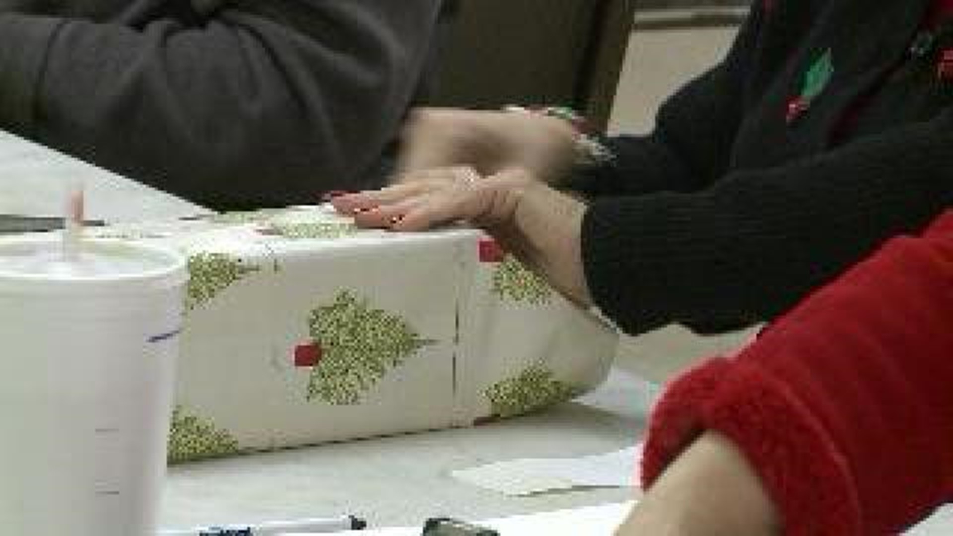 Fort Smith Teachers Wraps Gifts for Students