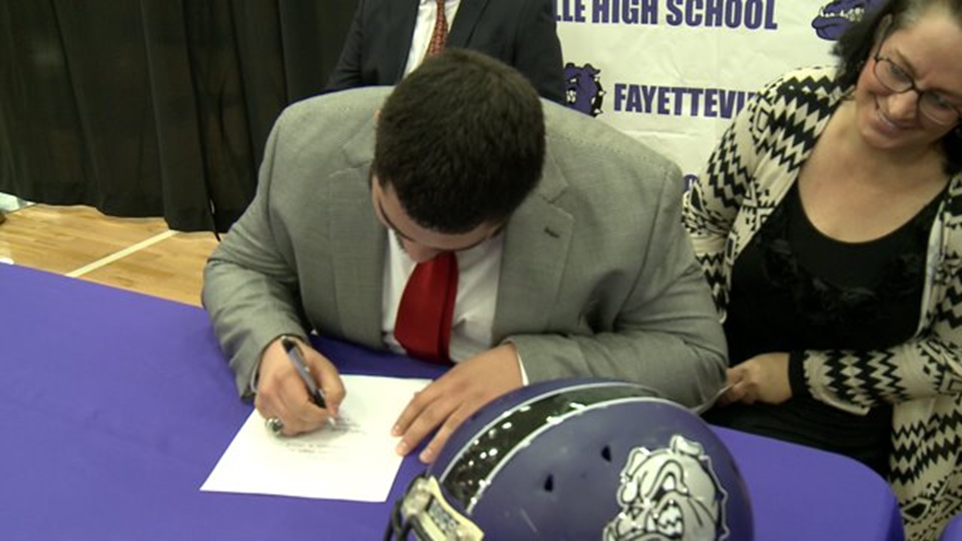 Fayetteville Football Signings