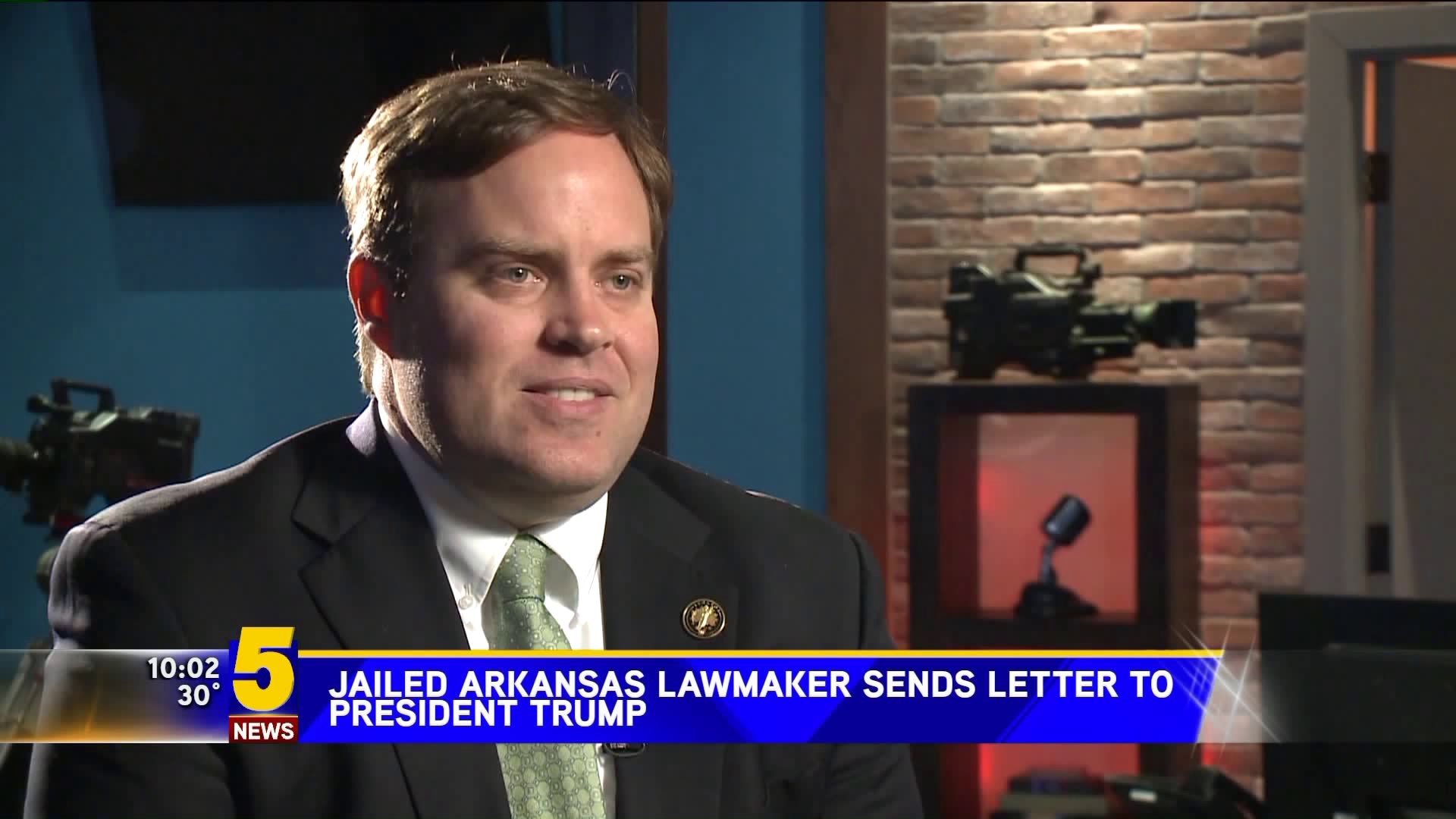Jailed Arkansas Lawmaker Sends Letter To President Trump Saying Inmates Wanna Help "Build The Wall"