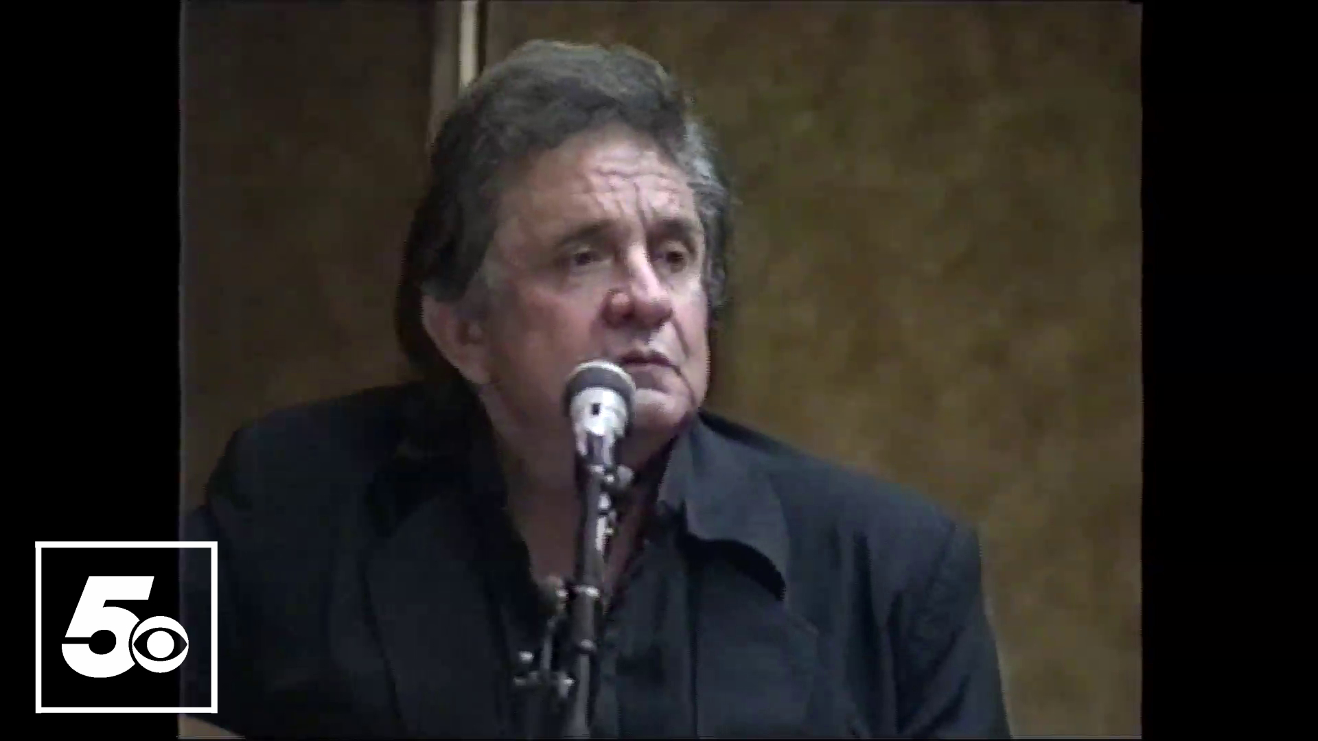 In 1989, Johnny Cash returned to his home state of Arkansas to discuss overcoming addiction with a group of drug counselors.
