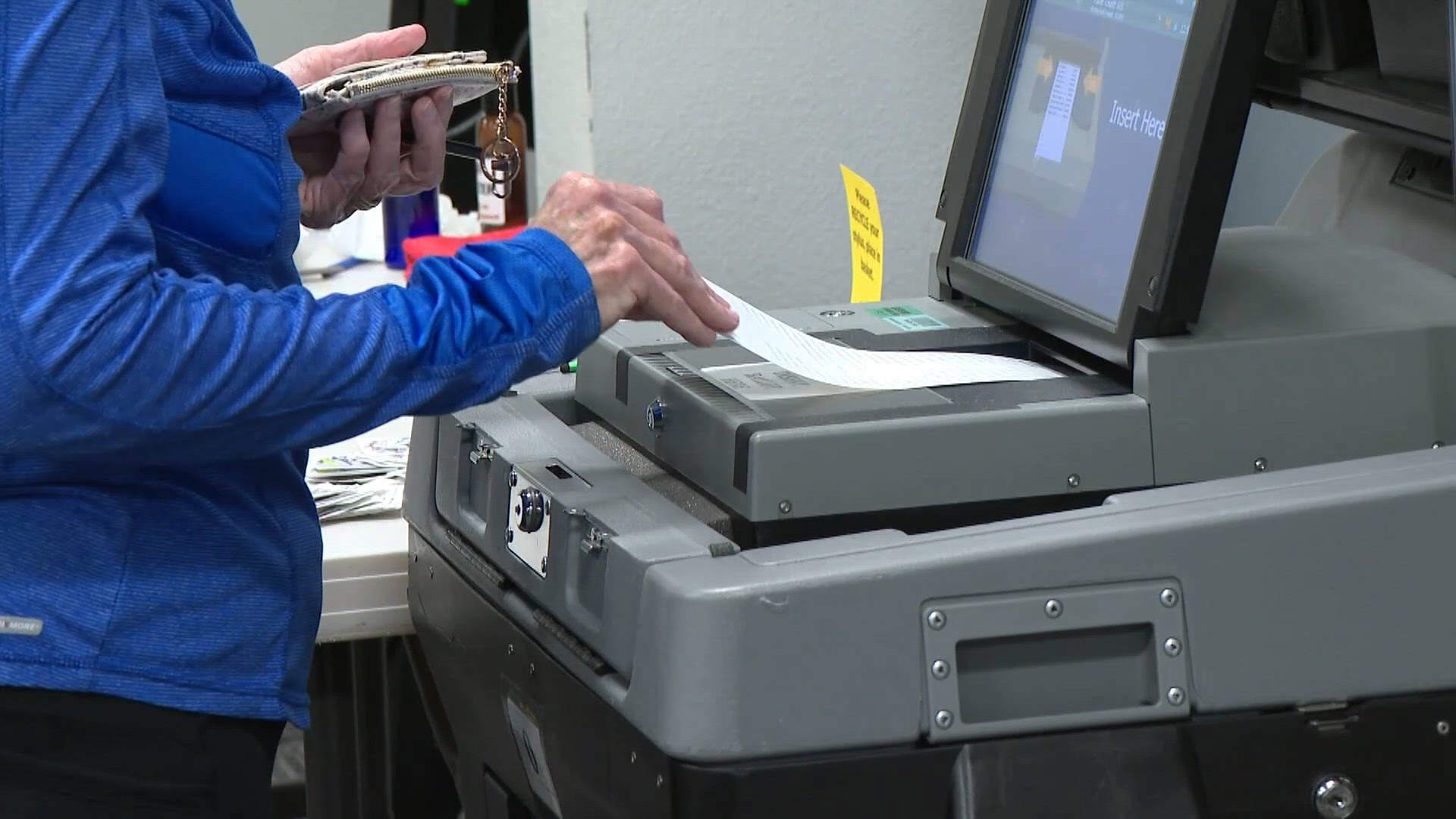 More than 1,800 ballots cast on first early voting day for Washington ...