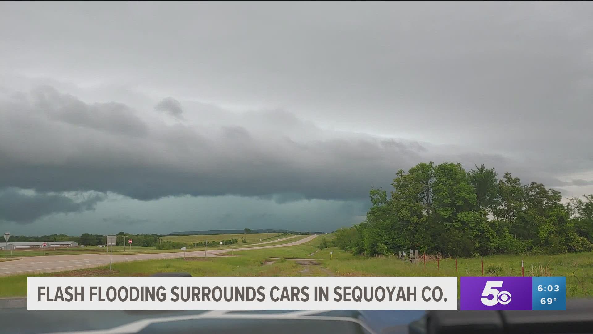 Flash flooding surrounds vehicles in Sequoyah County