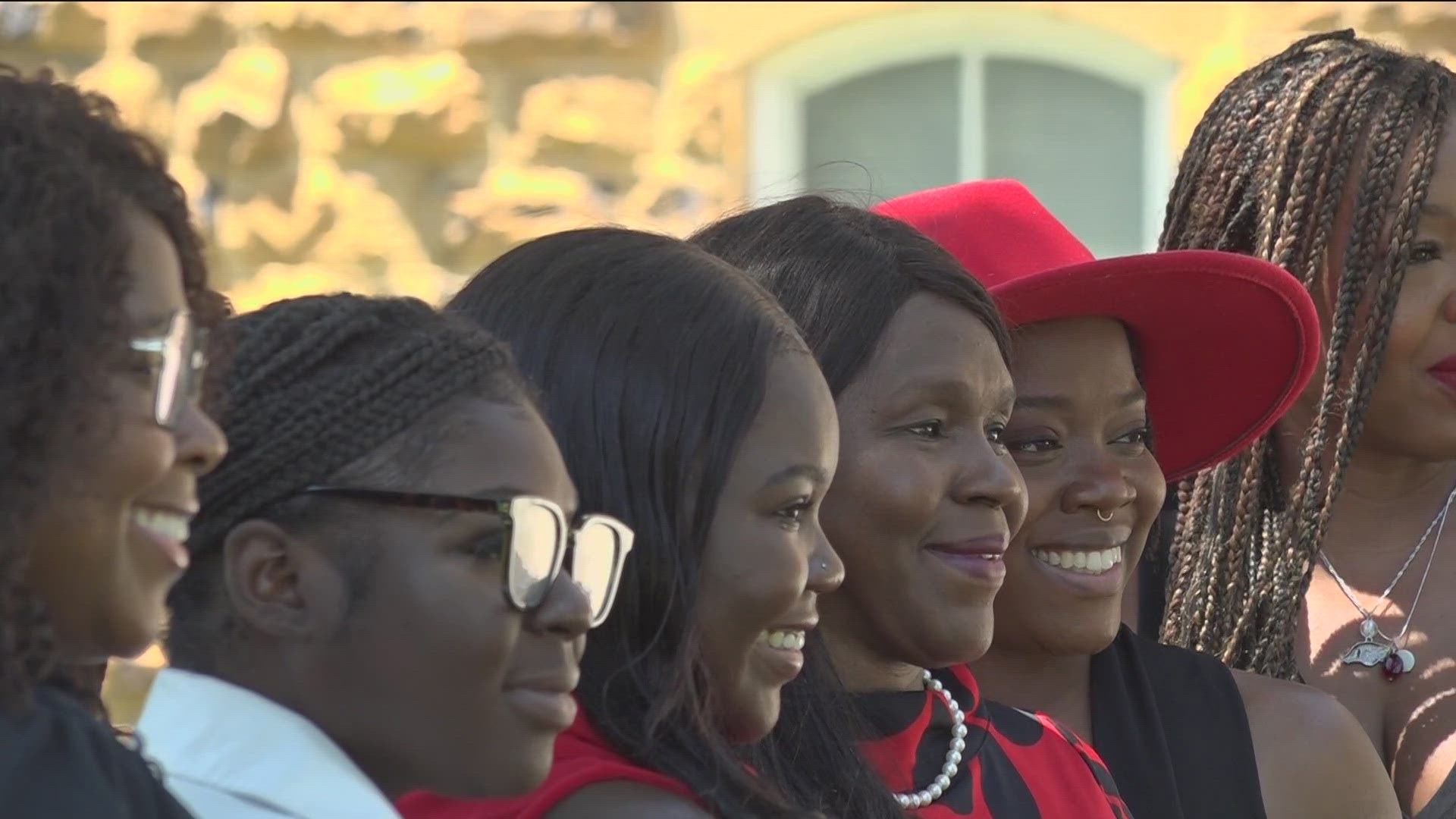 5NEWS REPORTER JACOB LUTHI CAUGHT UP WITH THE SANDIDGE FAMILY WHO SAY GRADUATING FROM THE UNIVERSITY OF ARKANSAS IS A TRADITION...