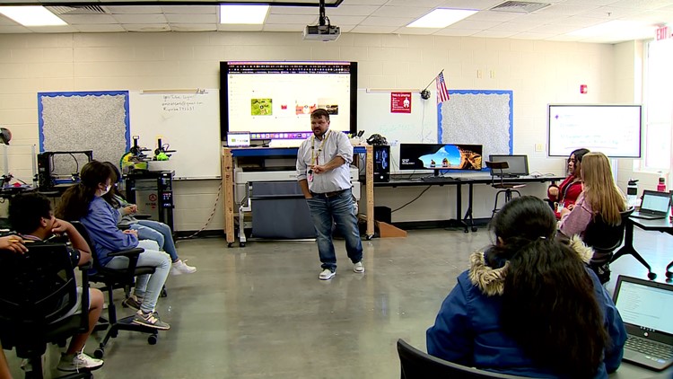 Springdale teacher shares story traveling world on National Geographic teaching program