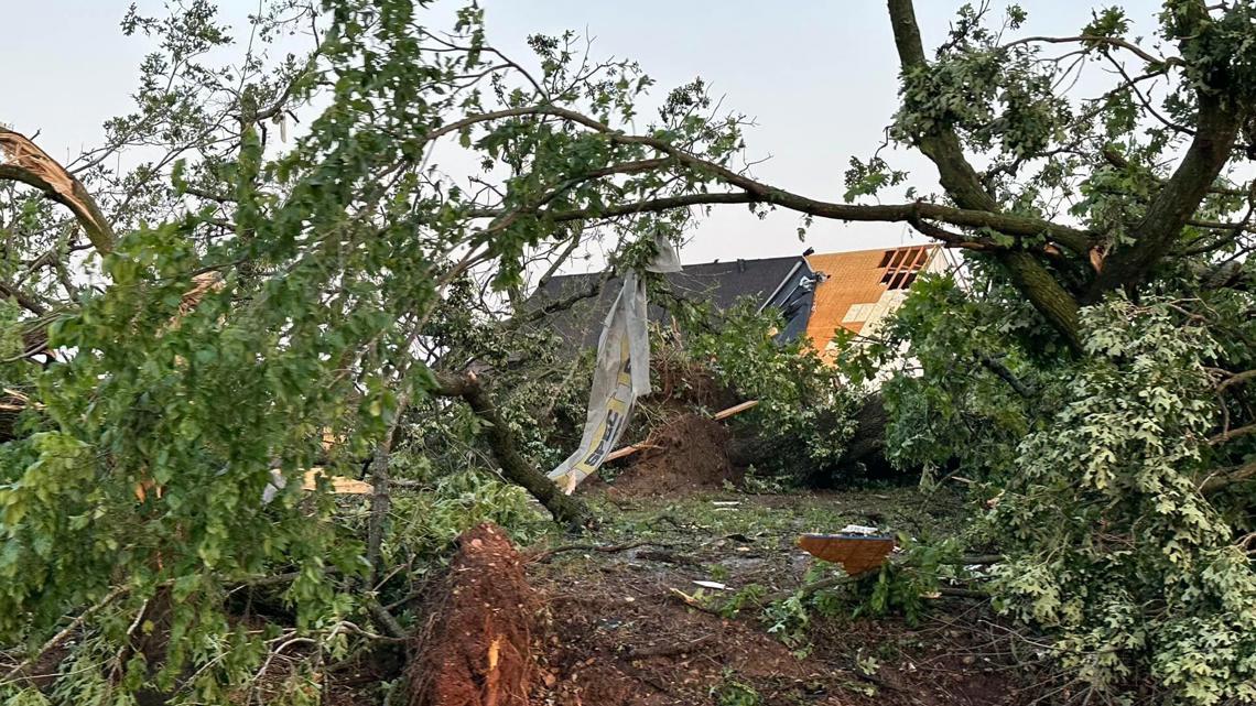 Centerton recovery effort underway after tornado hits homes - Vimarsana News