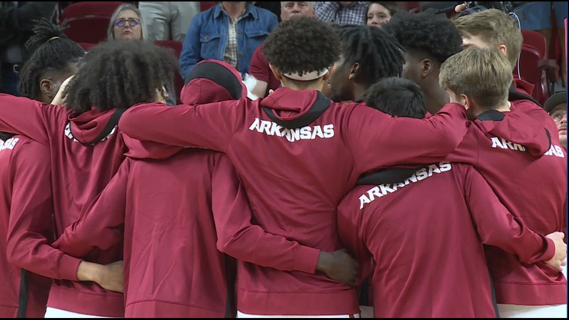 Hogs begin season with win over North Dakota St. - Vimarsana News